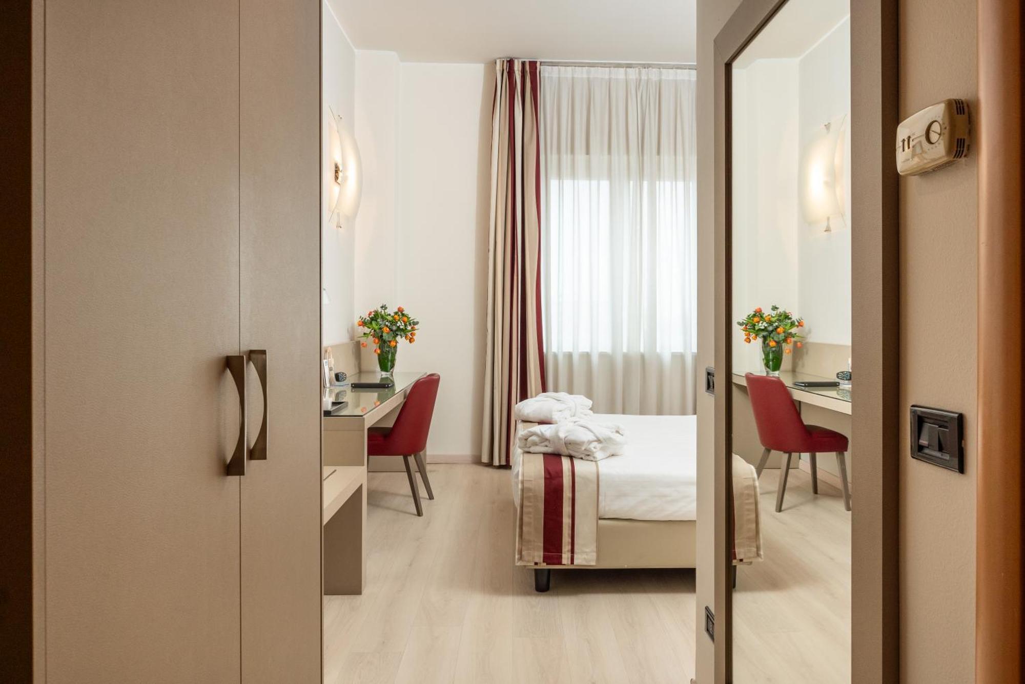 Hotel Royal Falcone Monza Esterno foto