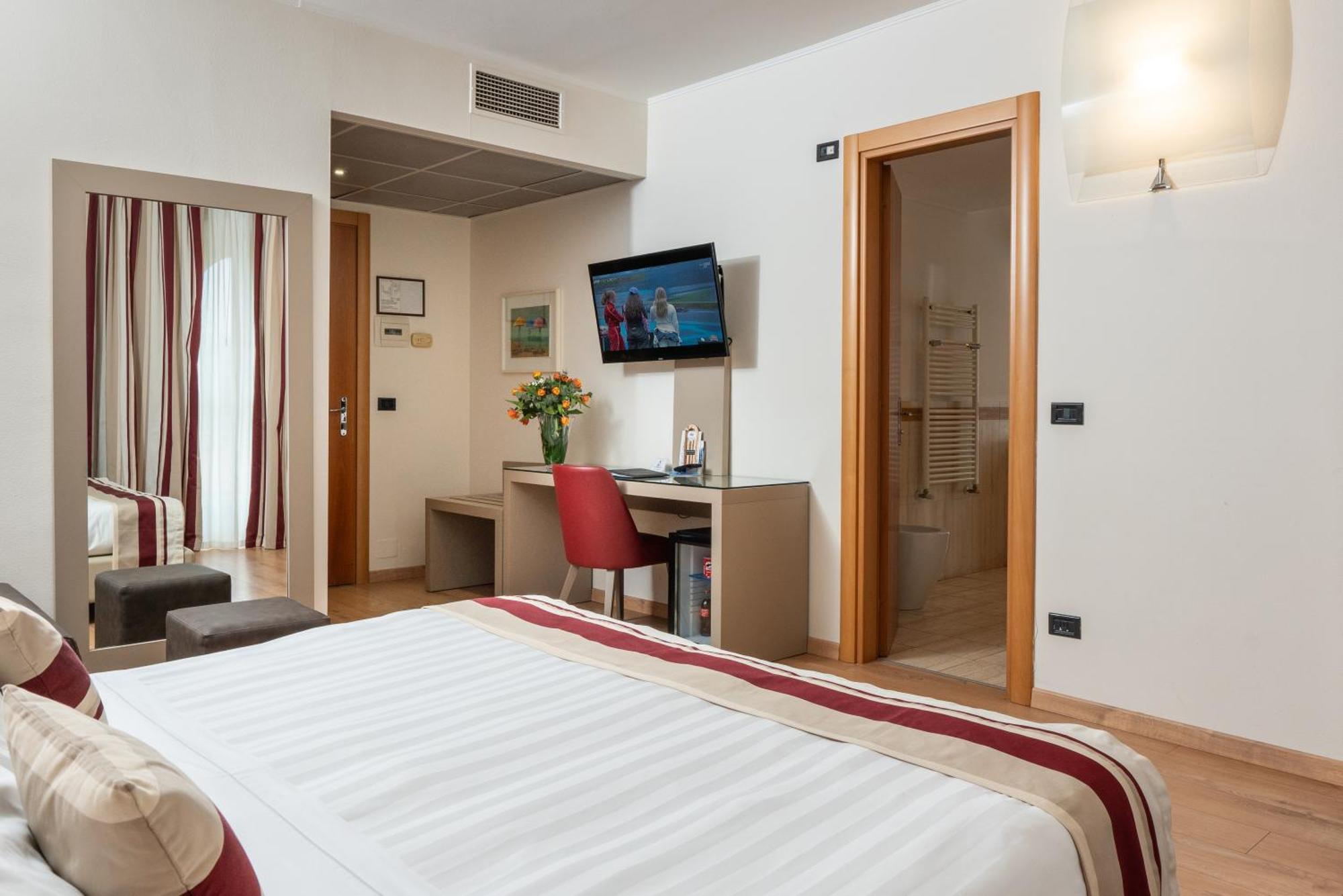 Hotel Royal Falcone Monza Esterno foto