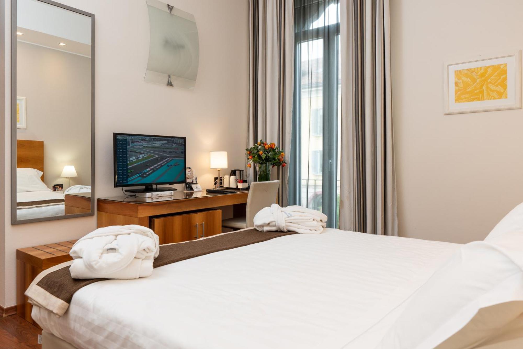 Hotel Royal Falcone Monza Esterno foto