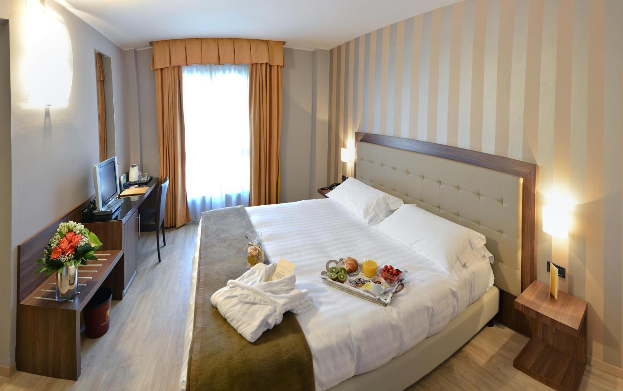 Hotel Royal Falcone Monza Esterno foto