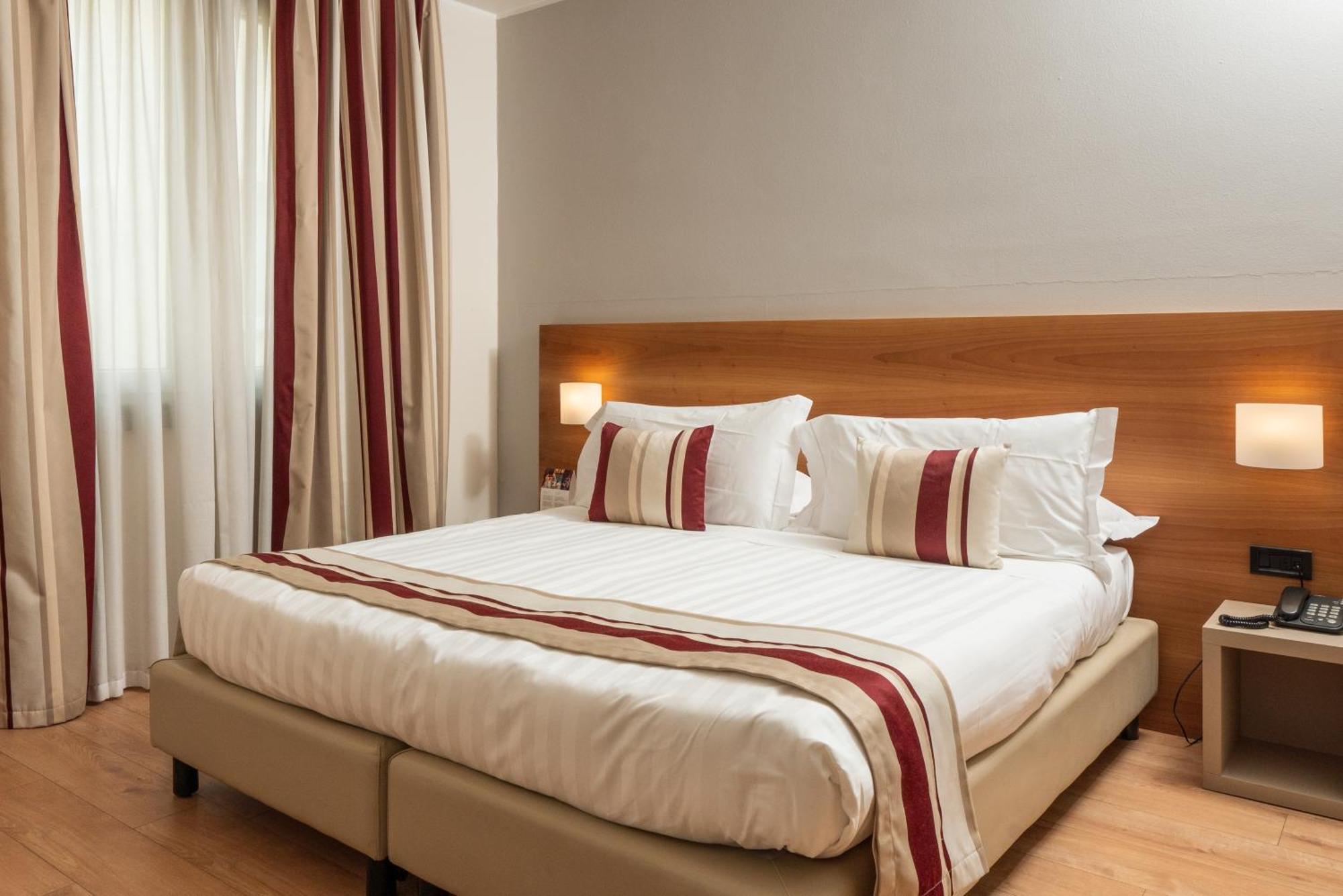 Hotel Royal Falcone Monza Esterno foto