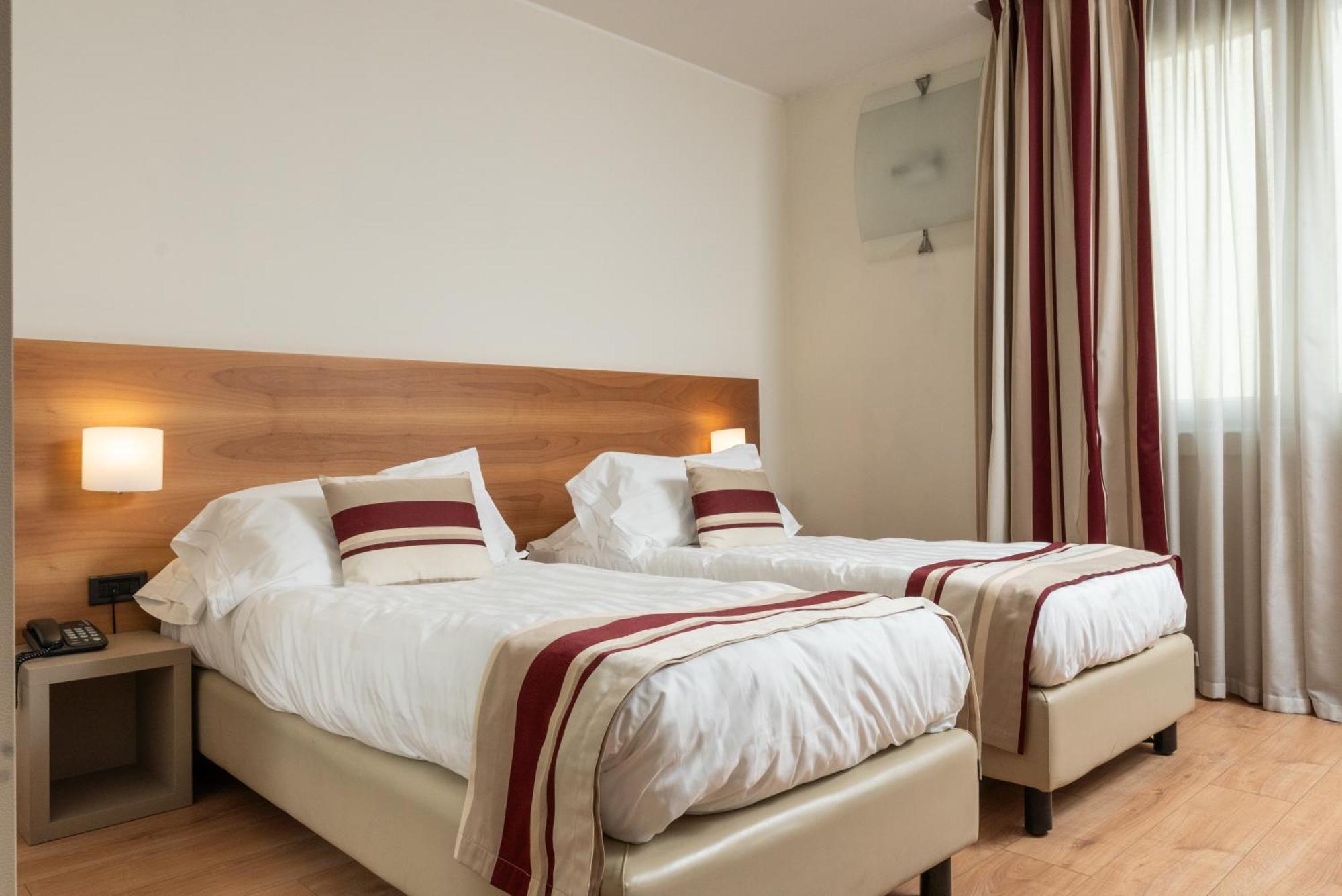 Hotel Royal Falcone Monza Esterno foto